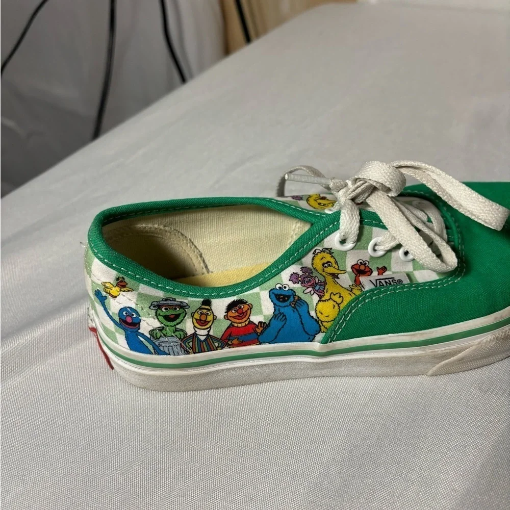 Kids size 3 Sesame Street Vans shoes, #O952